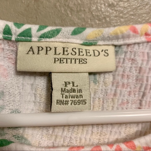 Appleseed’s PETITES Spring Celebration Top - Picture 6 of 7